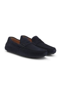 Portuguese-crafted moccasin loafers in suede with penny trim