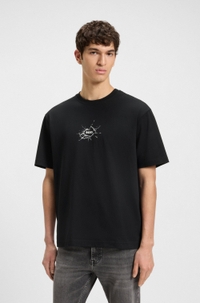 Relaxed-fit T-shirt in cotton with logo artwork