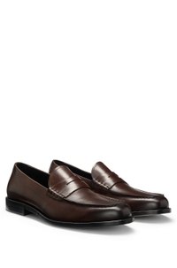 Loafers in smooth leather with penny trim