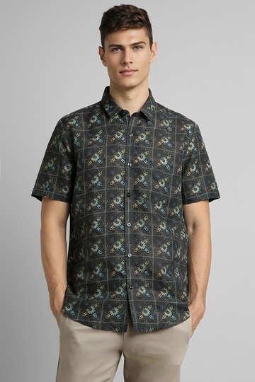 Simon Carter Black Shirt